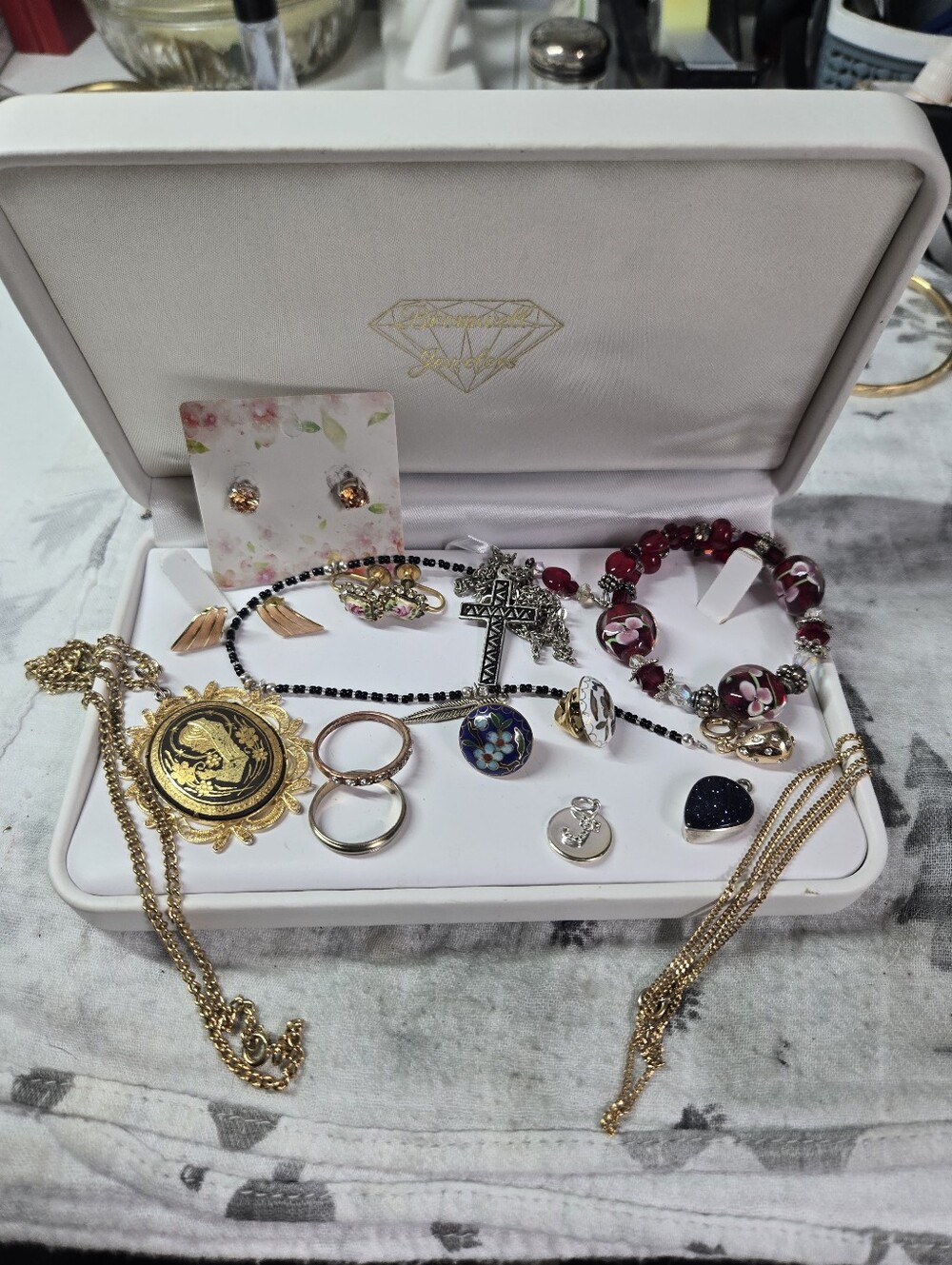 Vintage Assorted Women’s Jewelry Set in Pink and Gold